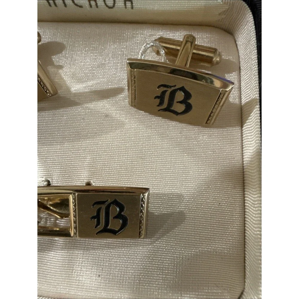 Hickock Tie Clasp Cufflink Set in Original Box Gold Tone Monogramed ‘B’